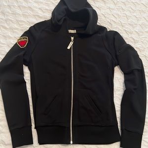 Adorable Black Neve Sweatshirt